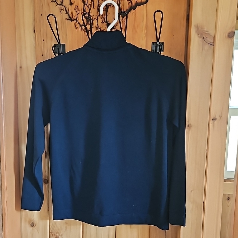 Dark blue pullover top